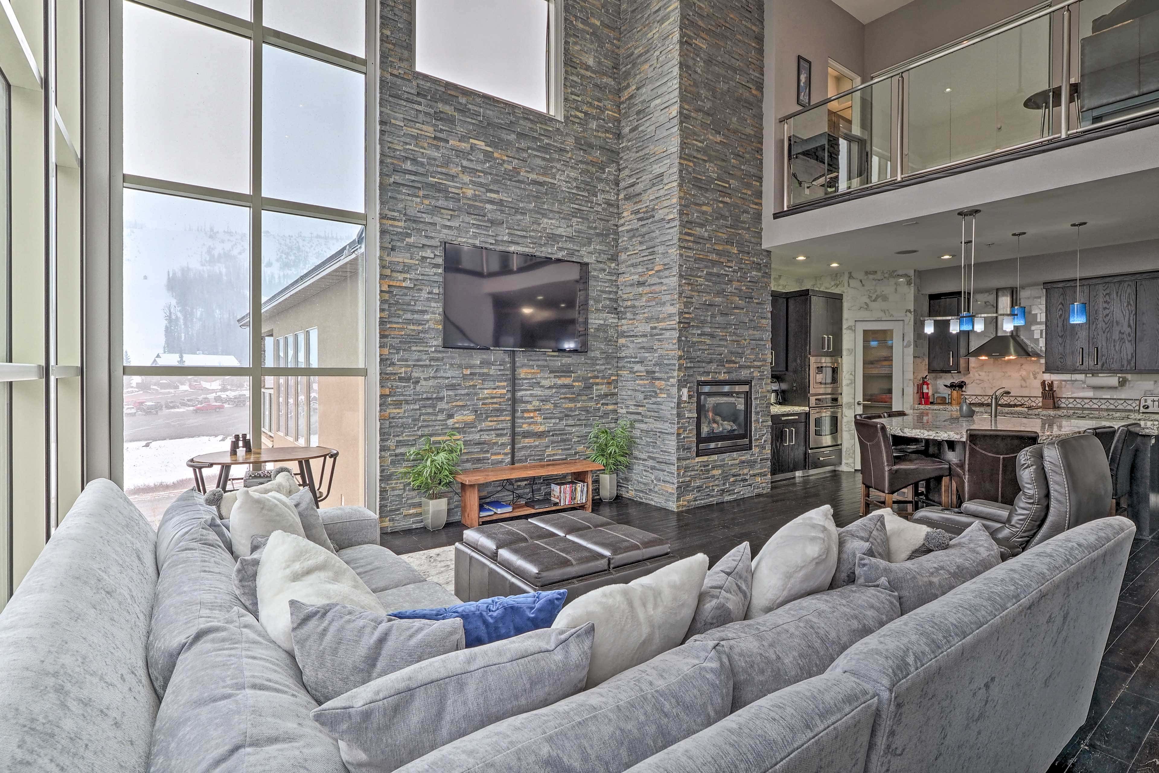 Luxe Brian Head Escape w/ Hot Tub & Mtn Views