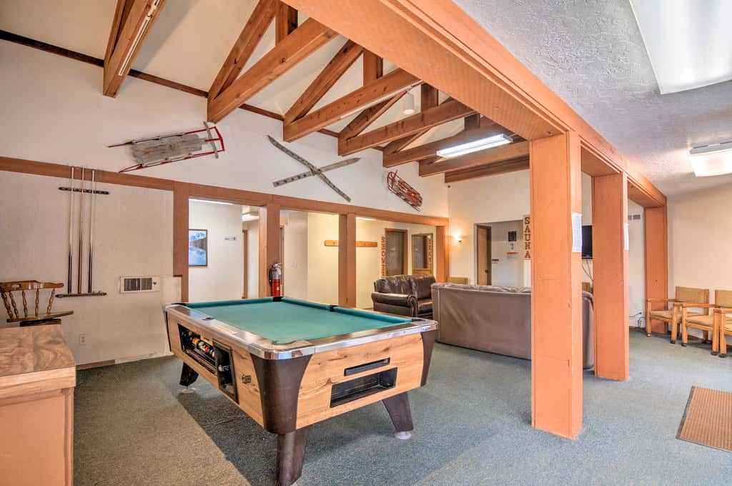 Timberbrook Village Condo: Community Pool, Hot Tub