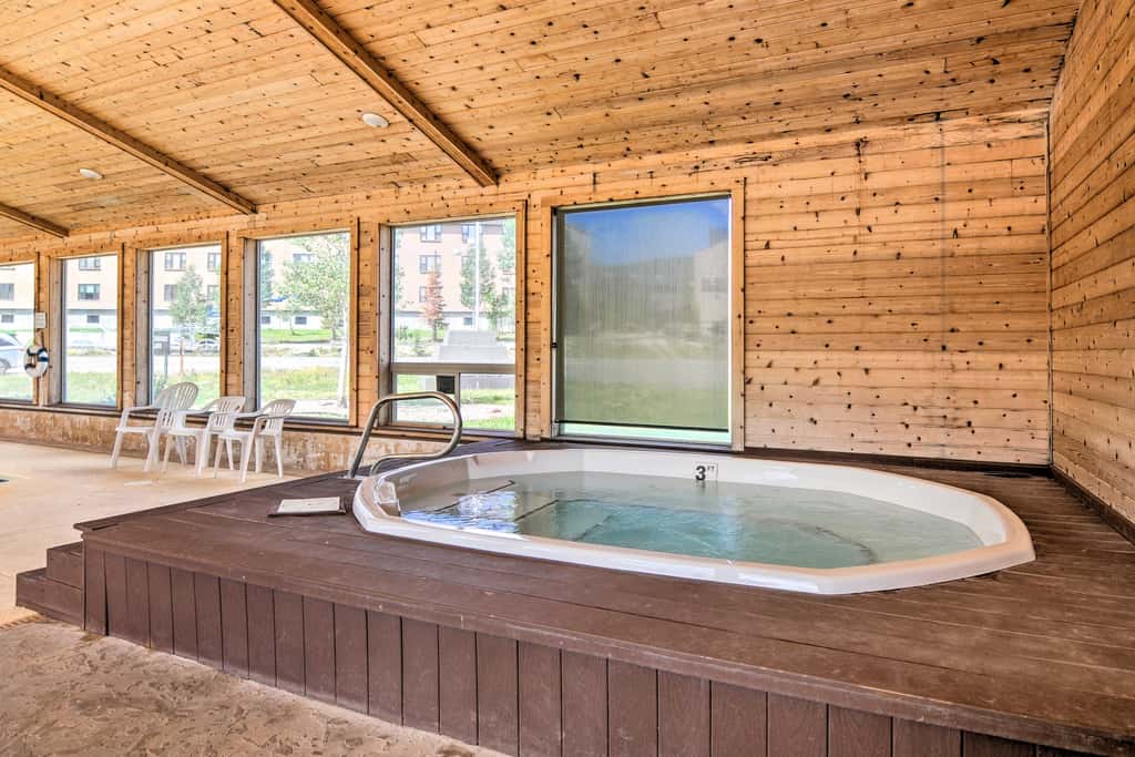 Timberbrook Village Condo: Community Pool, Hot Tub