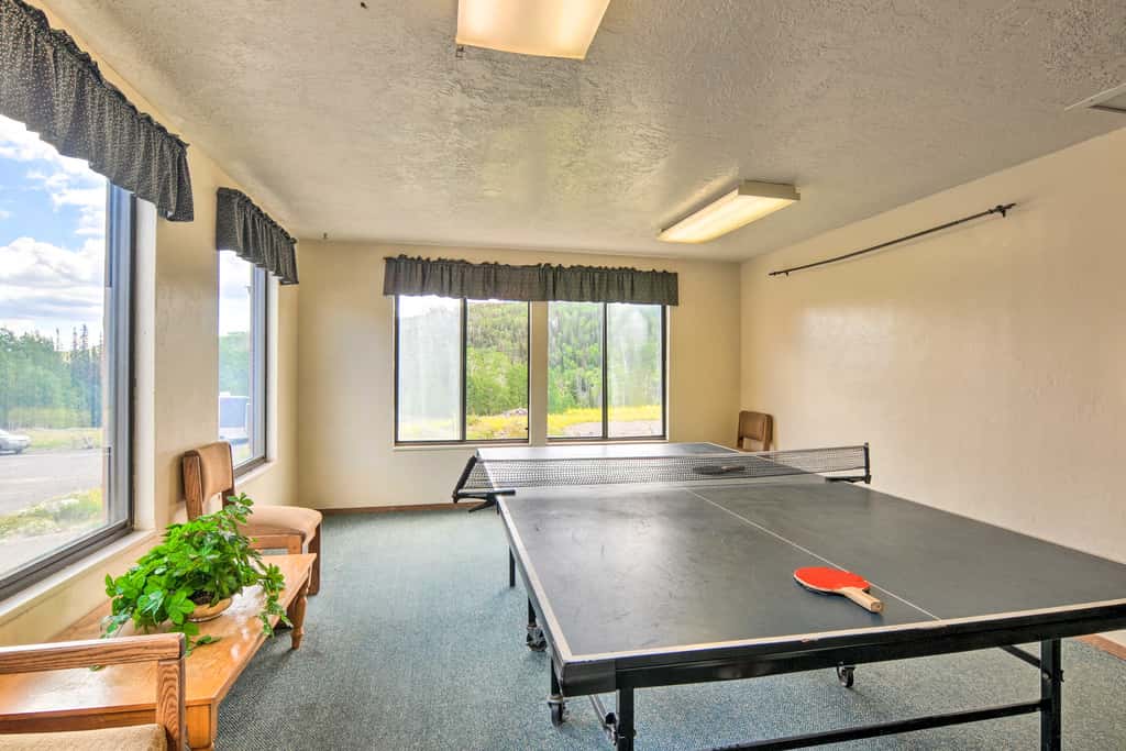 Timberbrook Village Condo: Community Pool, Hot Tub