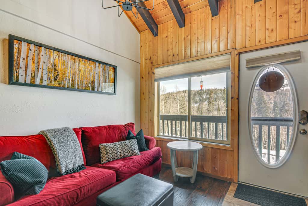 Cozy Brianhead Condo: Easy Walk to Giant Steps