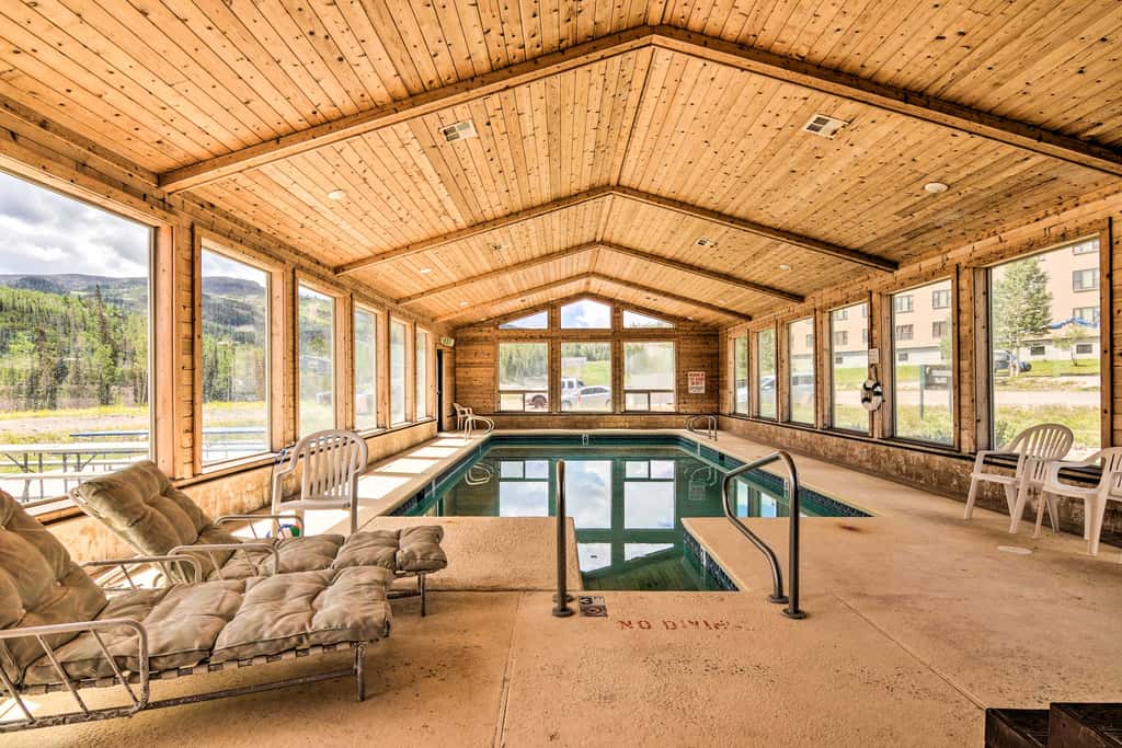Romantic Ski Haven w/ Balcony: Brian Head Studio