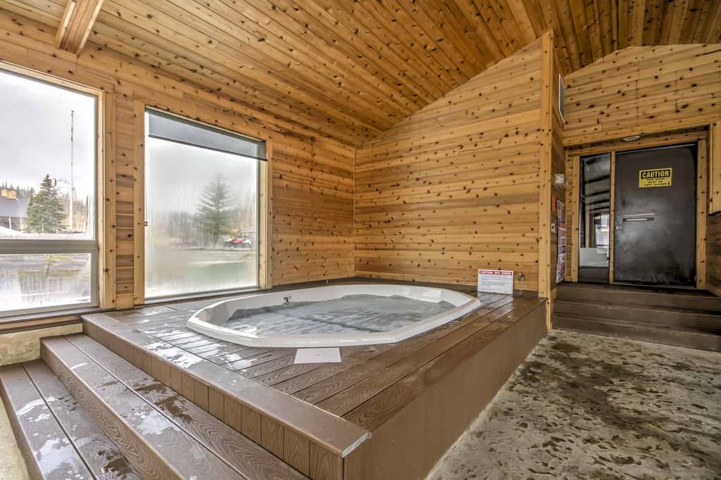 Romantic Ski Haven w/ Balcony: Brian Head Studio