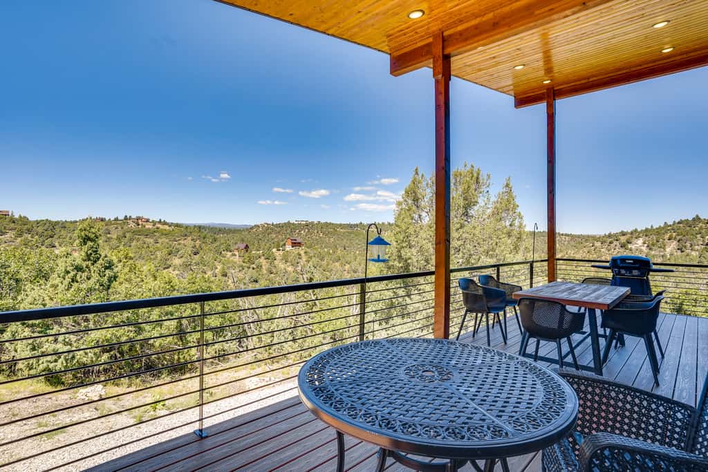 Newly Built, Modern Alton Cabin on 4 Acres!