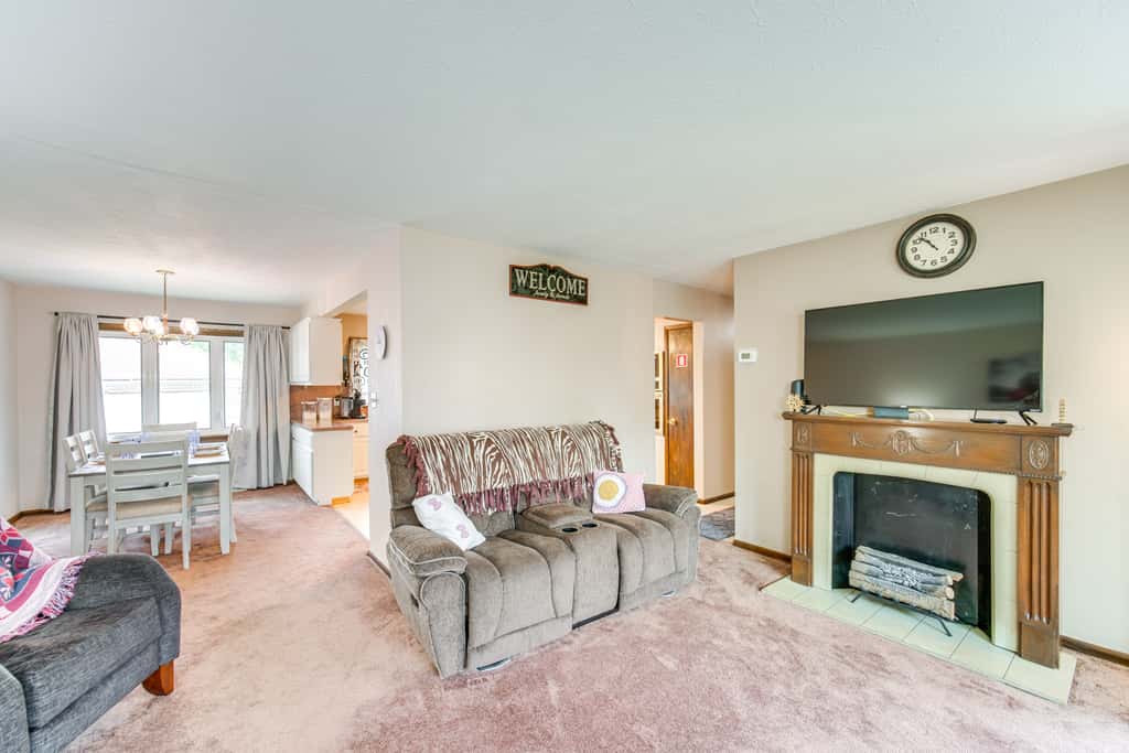 8 Mi to Cleveland: Family Home w/ Fenced Backyard!