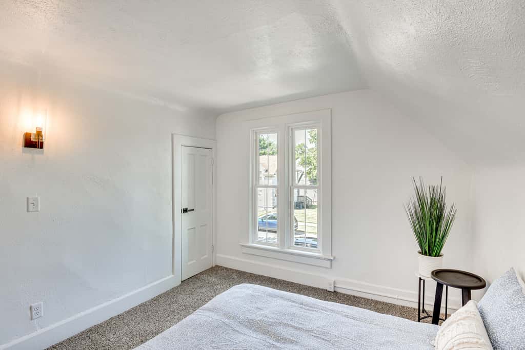 2 MI to Notre Dame: Dog-Friendly Home w/ yard!