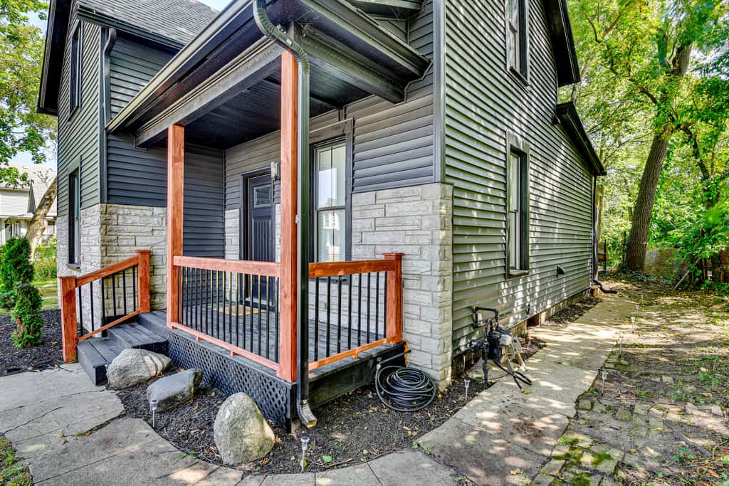 2 MI to Notre Dame: Dog-Friendly Home w/ yard!