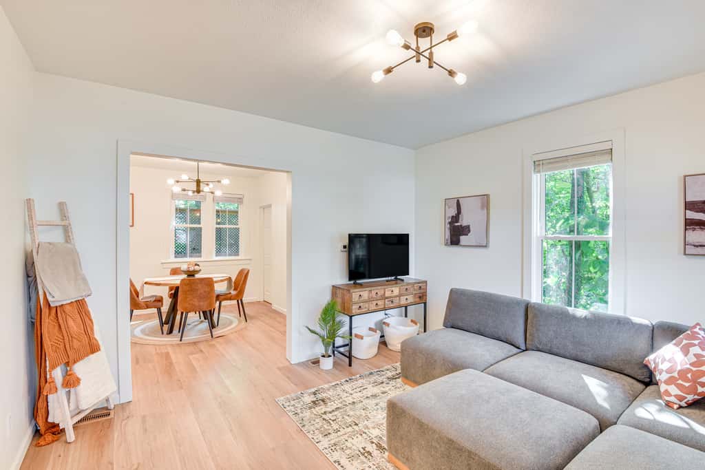 2 MI to Notre Dame: Dog-Friendly Home w/ yard!