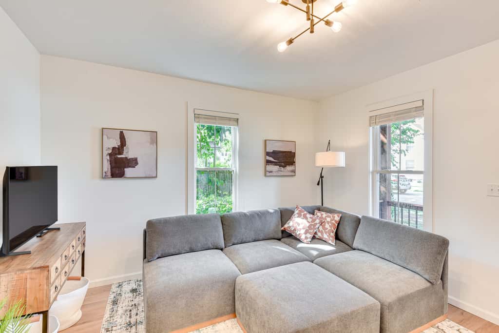 2 MI to Notre Dame: Dog-Friendly Home w/ yard!