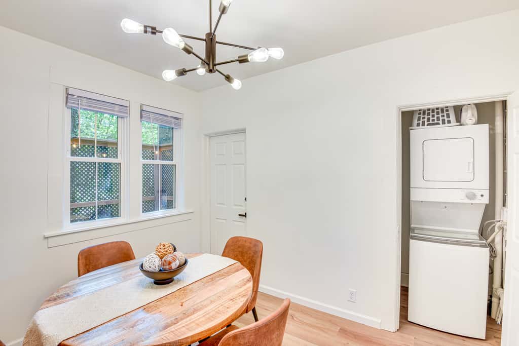 2 MI to Notre Dame: Dog-Friendly Home w/ yard!