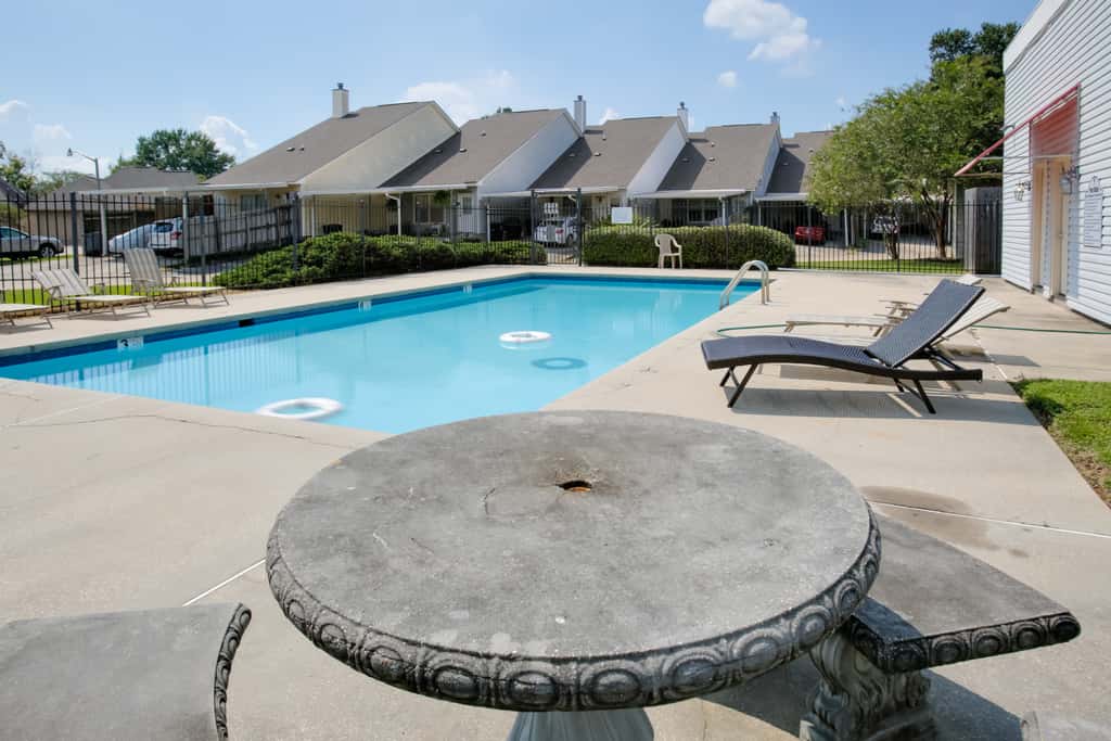 Baton Rouge Townhome w/ Pool Access - 7 Mi to LSU!