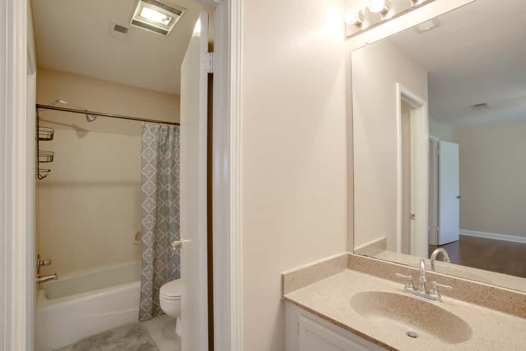 Baton Rouge Townhome w/ Pool Access - 7 Mi to LSU!