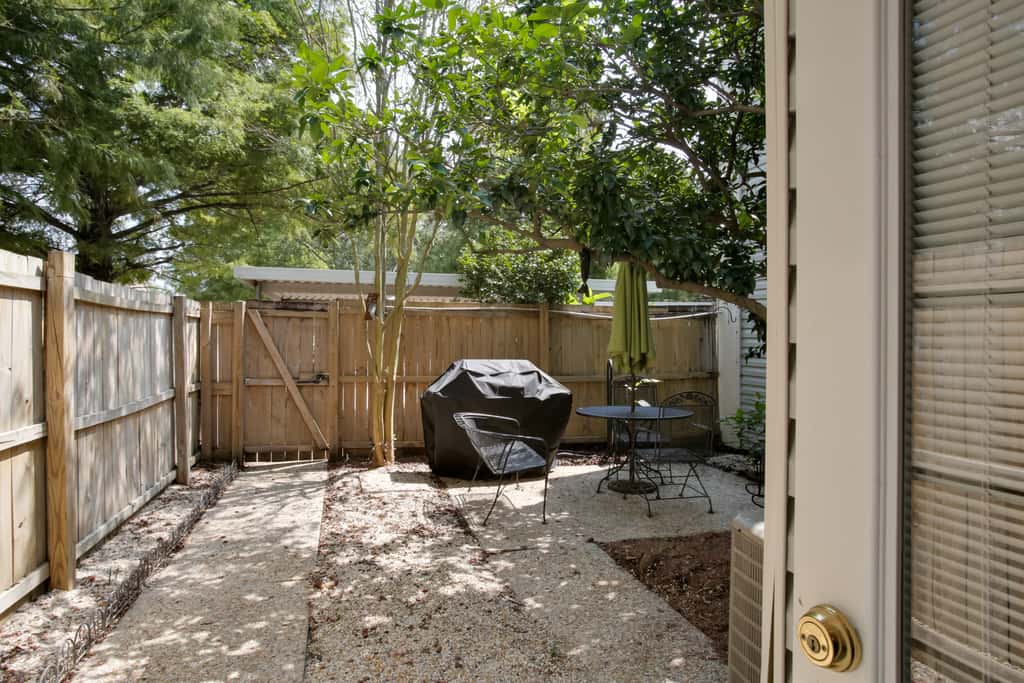 Baton Rouge Townhome w/ Pool Access - 7 Mi to LSU!