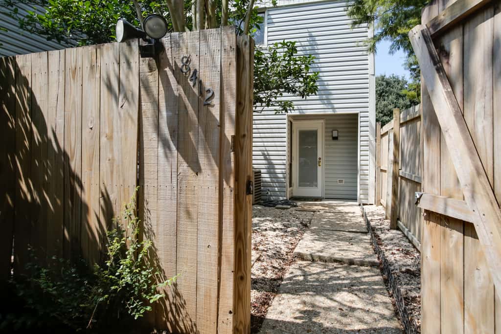 Baton Rouge Townhome w/ Pool Access - 7 Mi to LSU!