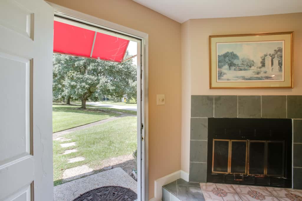 Baton Rouge Townhome w/ Pool Access - 7 Mi to LSU!