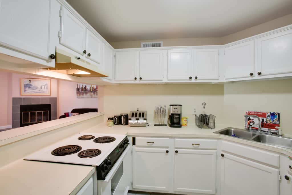 Baton Rouge Townhome w/ Pool Access - 7 Mi to LSU!
