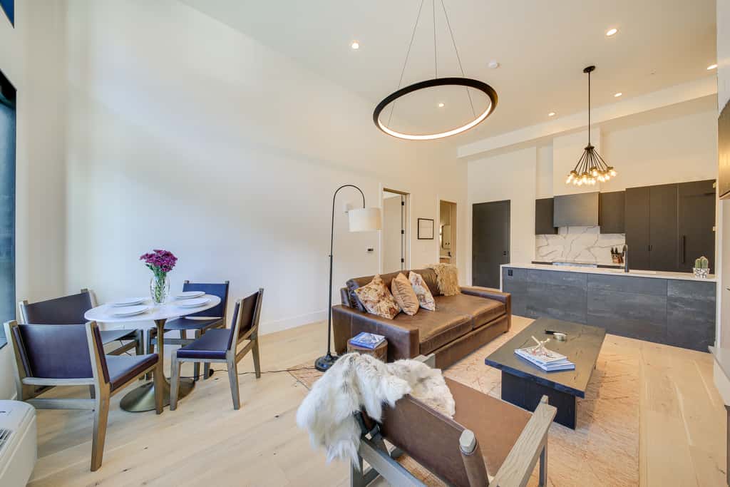 Luxe Schweitzer Condo w/ Hot Tub: Ski-In/Ski-Out!
