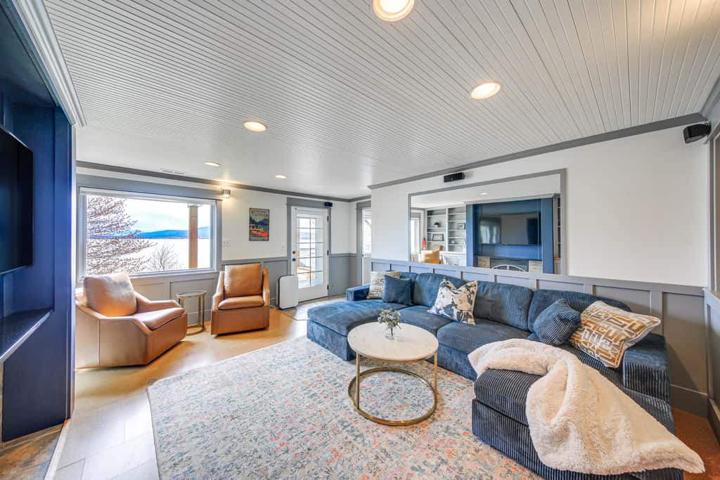 Stunning Sandpoint Lakefront Home: Hot Tub + Dock
