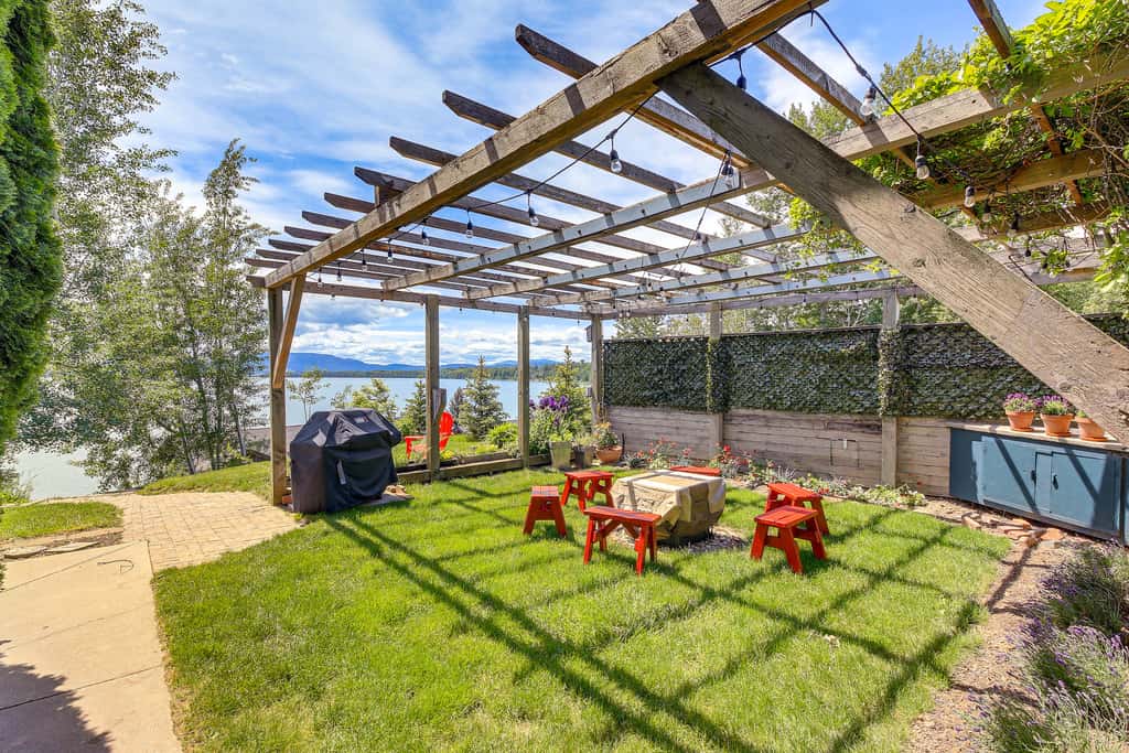 Stunning Sandpoint Lakefront Home: Hot Tub + Dock