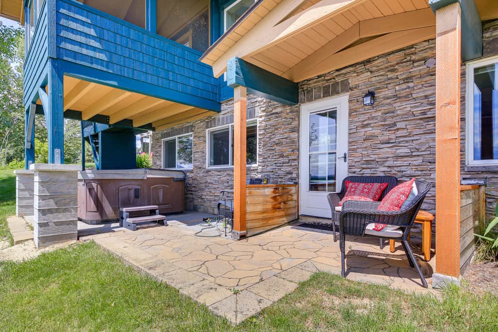 Stunning Sandpoint Lakefront Home: Hot Tub + Dock