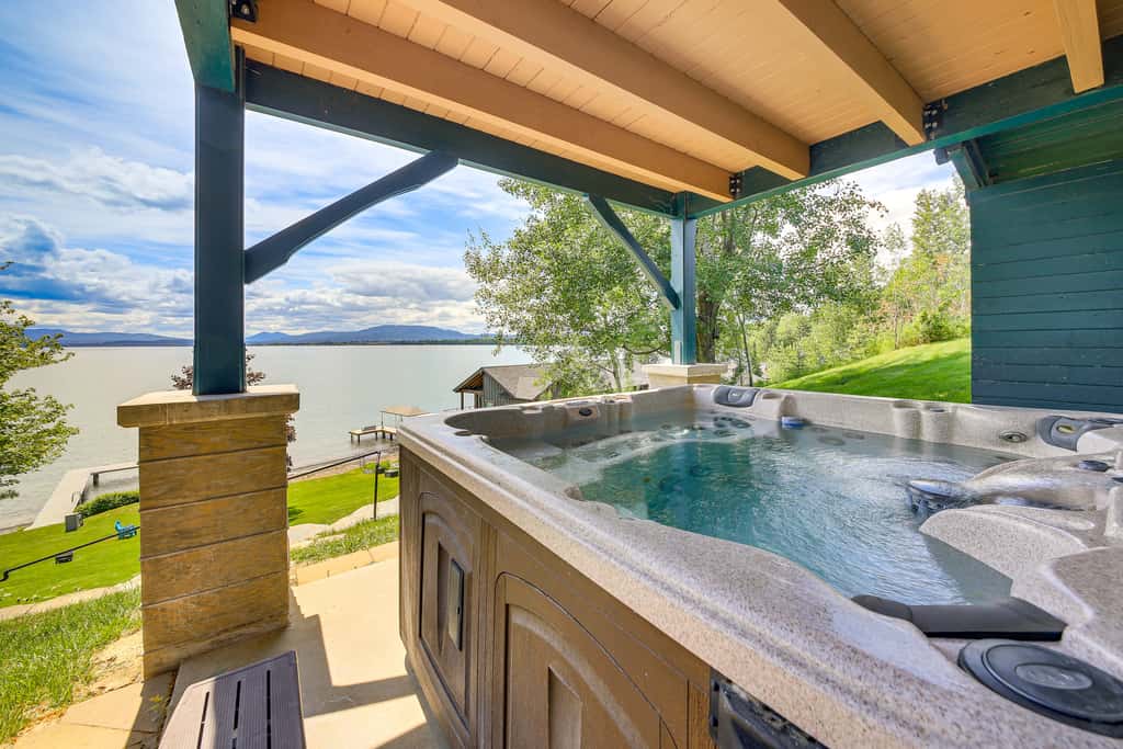 Stunning Sandpoint Lakefront Home: Hot Tub + Dock