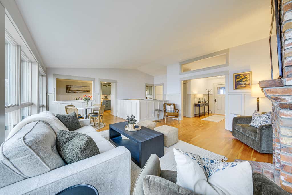 Stunning Sandpoint Lakefront Home: Hot Tub + Dock
