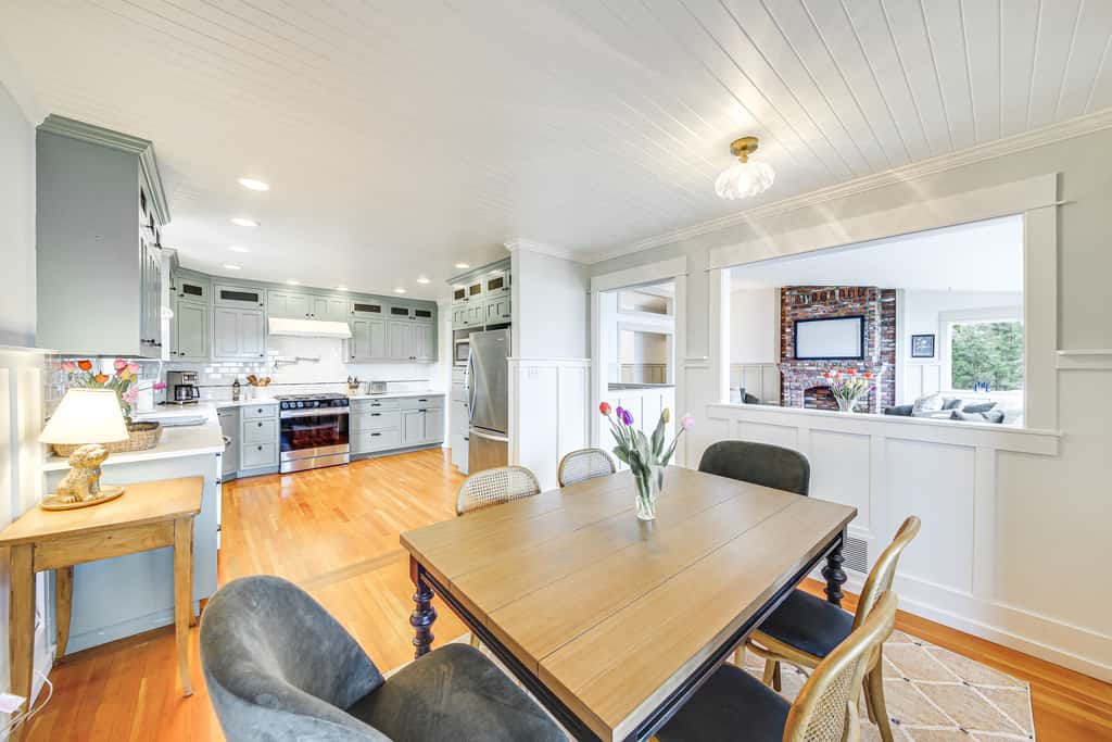 Stunning Sandpoint Lakefront Home: Hot Tub + Dock