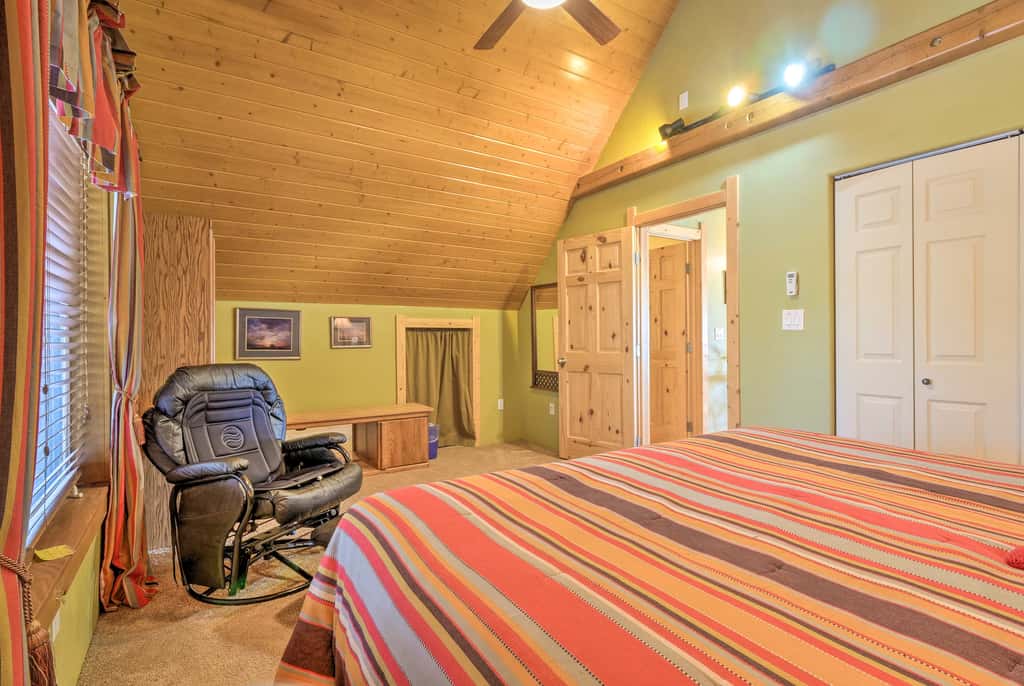Deck & Dry Sauna! Fairplay 'High Creek Hideaway'
