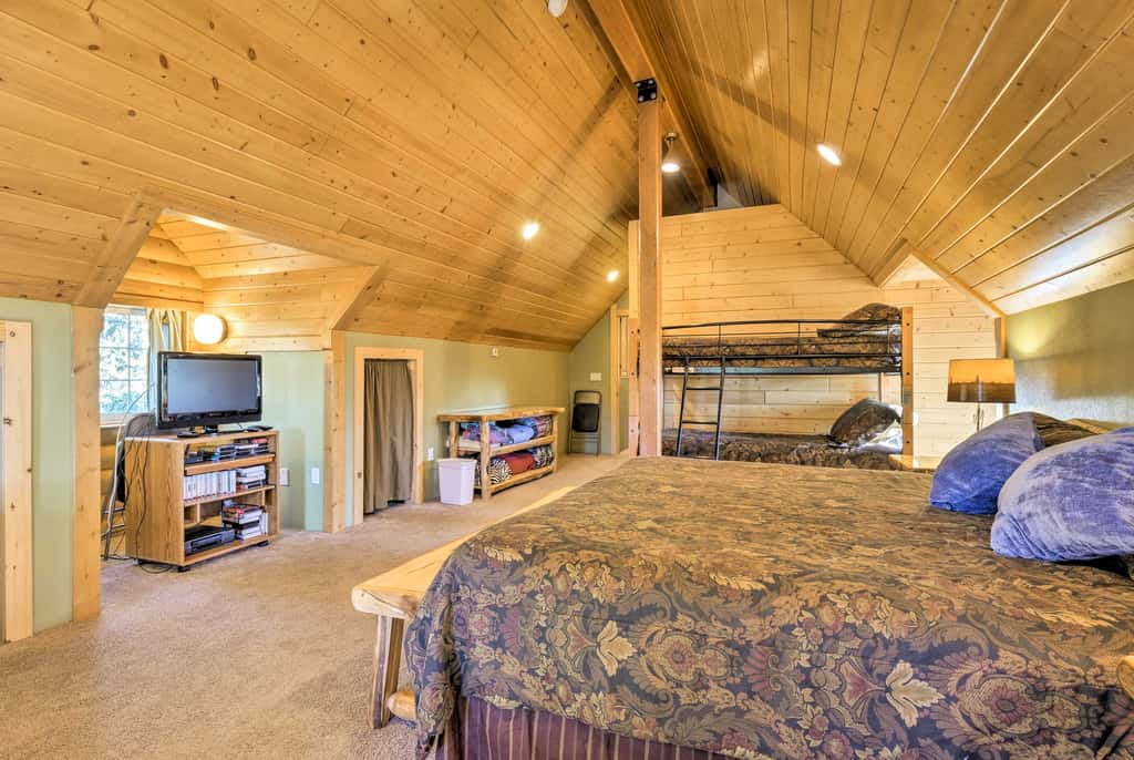 Deck & Dry Sauna! Fairplay 'High Creek Hideaway'