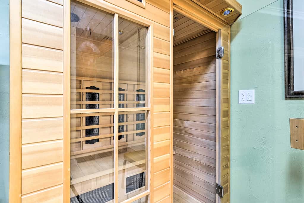 Deck & Dry Sauna! Fairplay 'High Creek Hideaway'