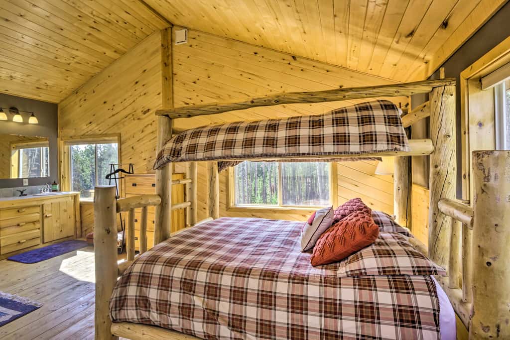 Secluded Fairplay Home w/ Hot Tub & Mountain Views