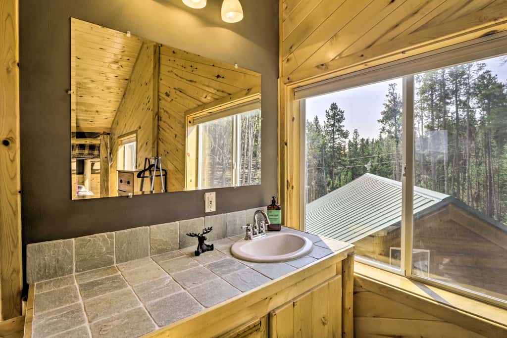 Secluded Fairplay Home w/ Hot Tub & Mountain Views