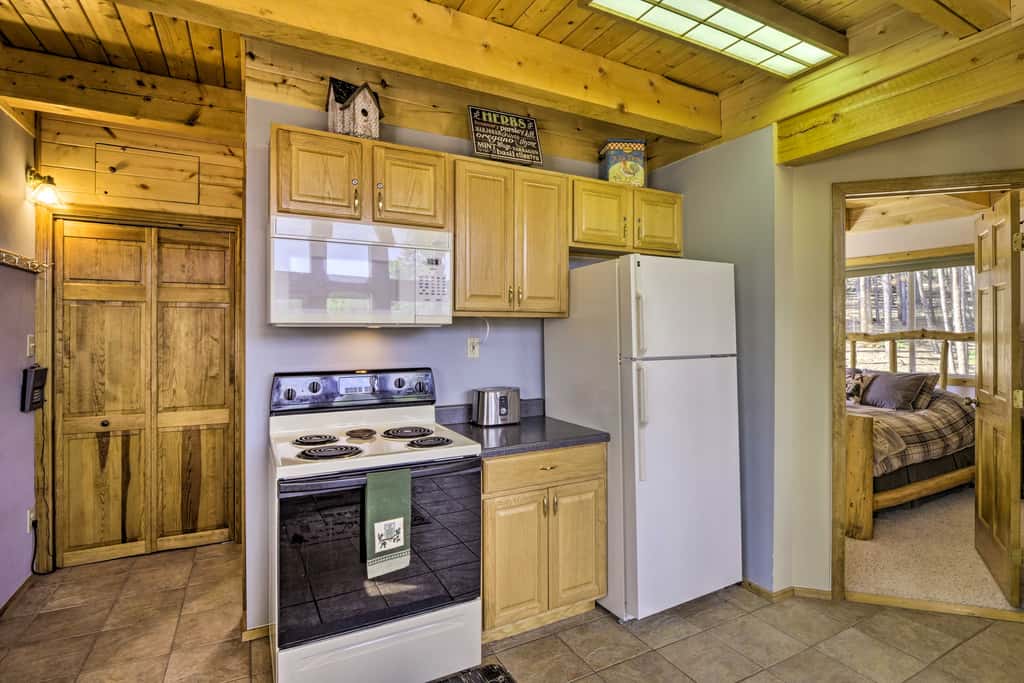 Secluded Fairplay Home w/ Hot Tub & Mountain Views