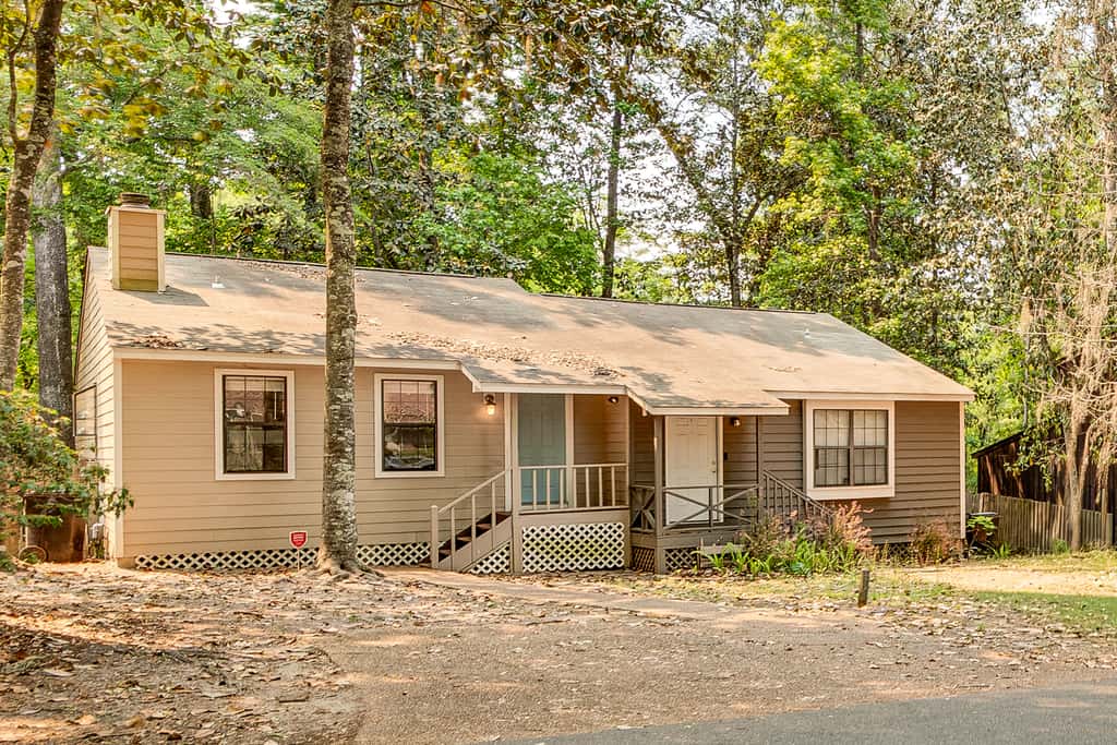 Charming Tallahassee Townhouse ~ 3 Mi to FSU!