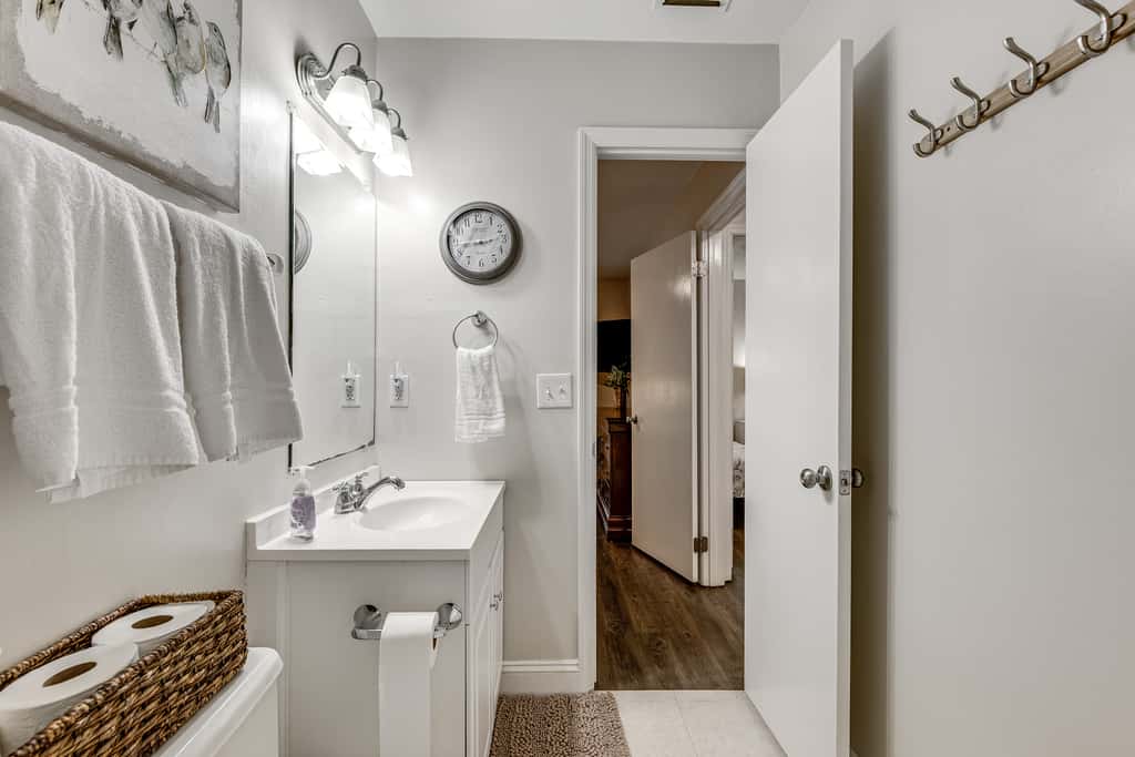 Charming Tallahassee Townhouse ~ 3 Mi to FSU!