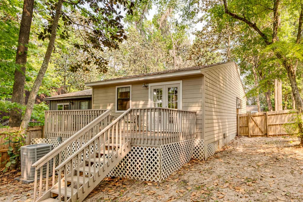 Charming Tallahassee Townhouse ~ 3 Mi to FSU!