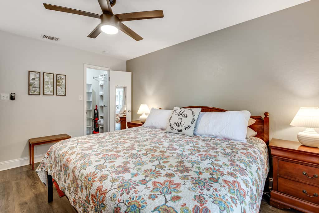 Charming Tallahassee Townhouse ~ 3 Mi to FSU!