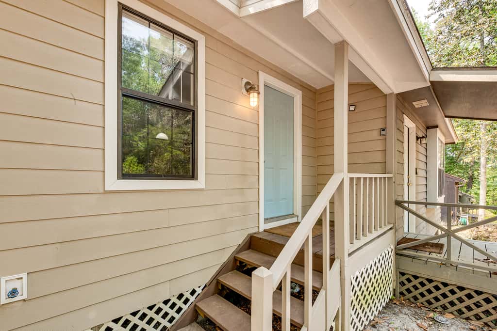 Charming Tallahassee Townhouse ~ 3 Mi to FSU!