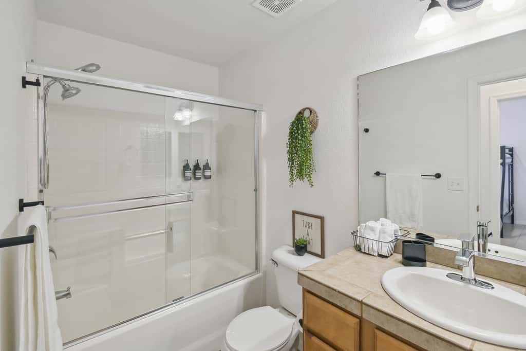 1 Mi to Lake: Airy Home w/ Patio in Lake Havasu!