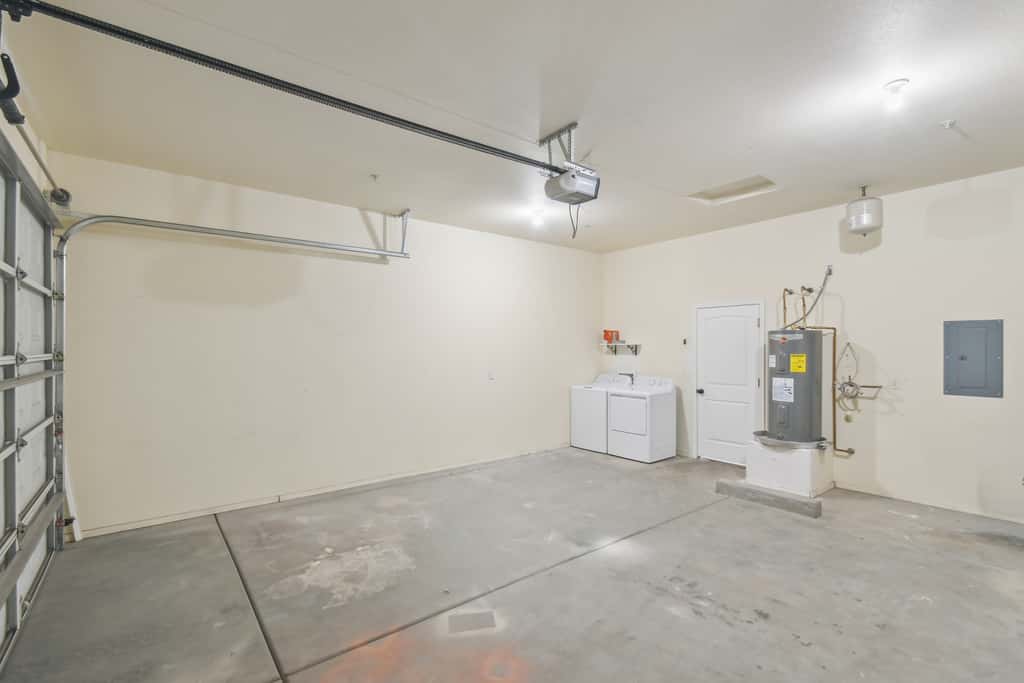 1 Mi to Lake: Airy Home w/ Patio in Lake Havasu!