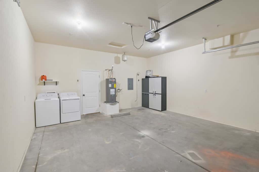 1 Mi to Lake: Airy Home w/ Patio in Lake Havasu!