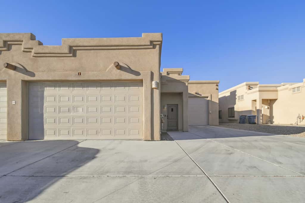 1 Mi to Lake: Airy Home w/ Patio in Lake Havasu!