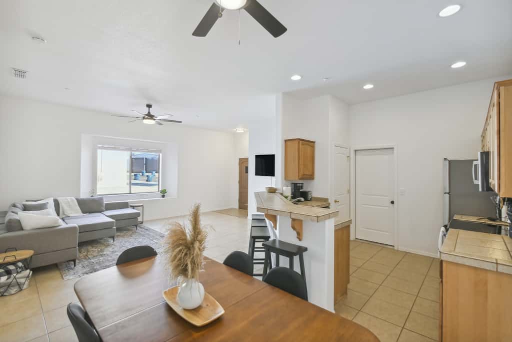 1 Mi to Lake: Airy Home w/ Patio in Lake Havasu!