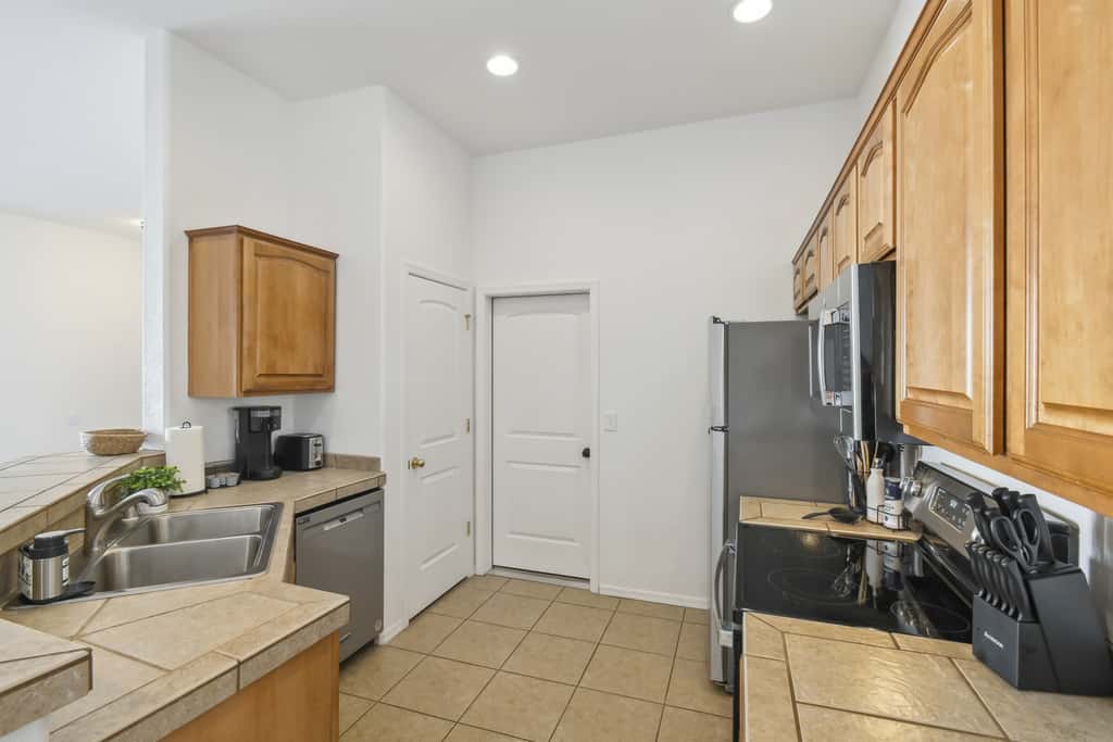 1 Mi to Lake: Airy Home w/ Patio in Lake Havasu!