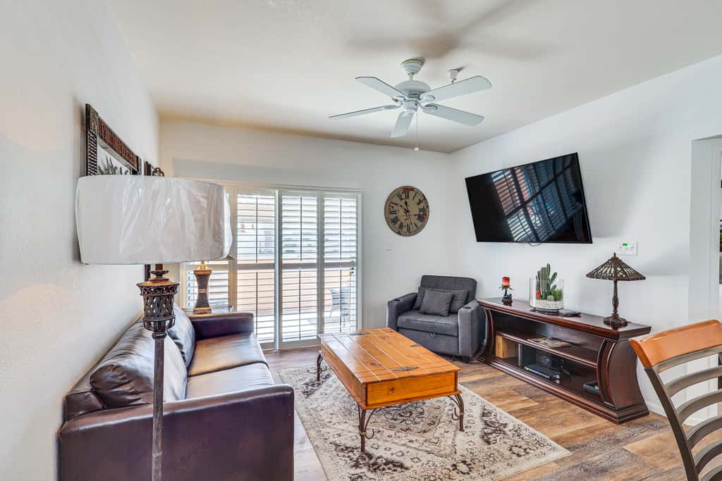 1 Mi to Beach: Lake Havasu City Condo w/ Balcony