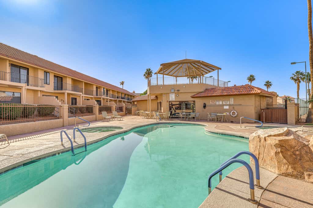 1 Mi to Beach: Lake Havasu City Condo w/ Balcony