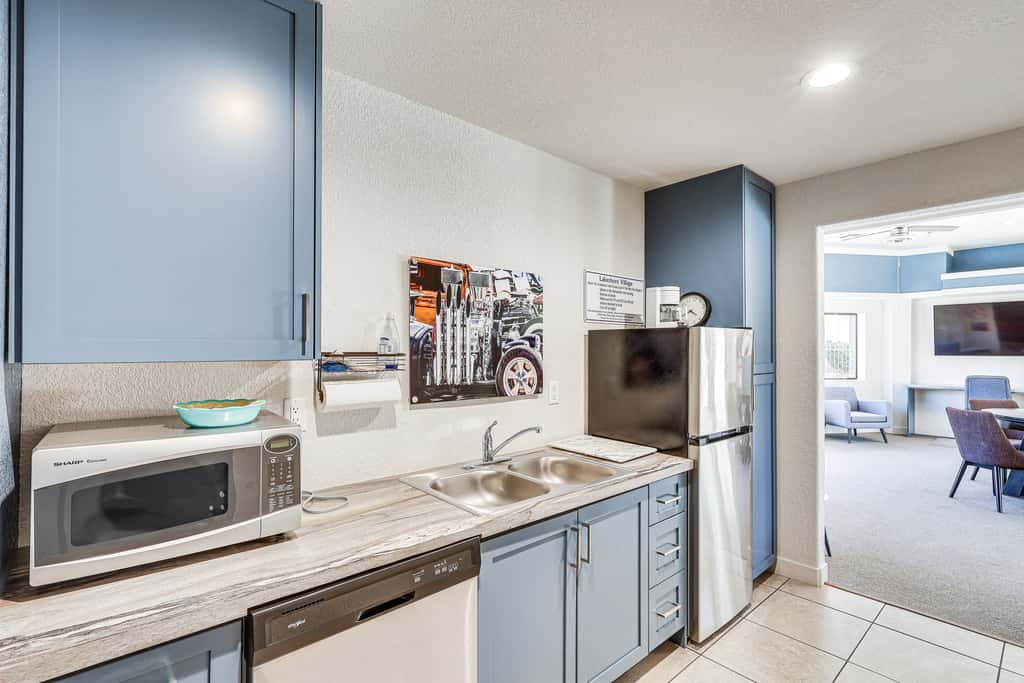 1 Mi to Beach: Lake Havasu City Condo w/ Balcony