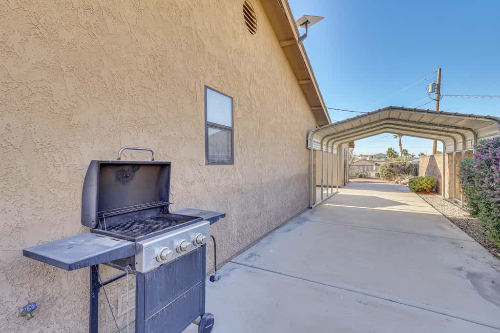Quiet Home w/ Spacious Yard in Lake Havasu City