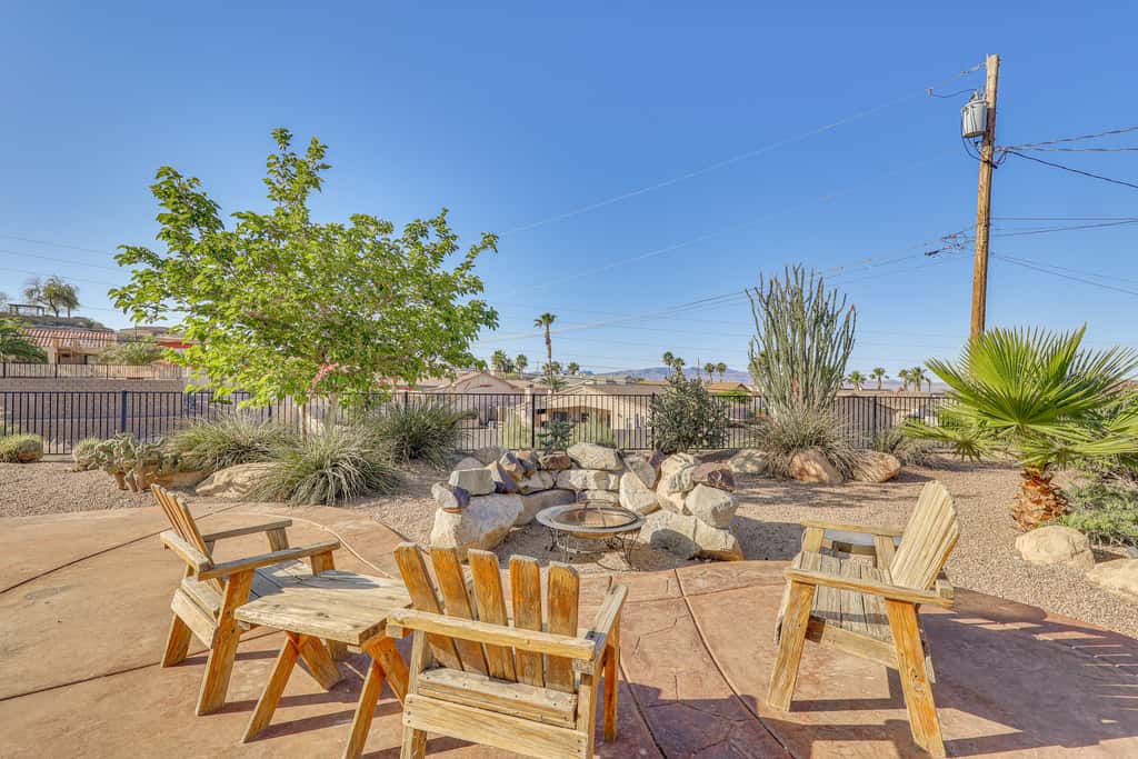 Quiet Home w/ Spacious Yard in Lake Havasu City