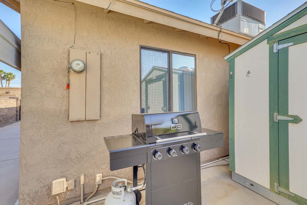 Quiet Home w/ Spacious Yard in Lake Havasu City